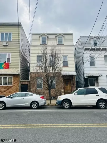 402 Walnut St, Newark, NJ 07105