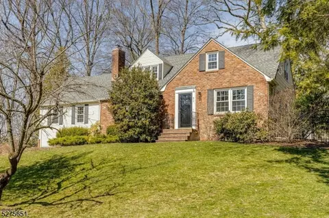 51 Old Glen Rd, Morristown, NJ 07960