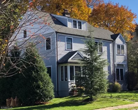 7 De Bary Pl, Summit, NJ 07901