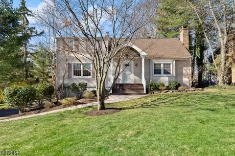 26 Sunset Pl, Long Hill, NJ 07946