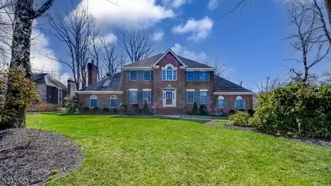 1 Canterbury Ct, Randolph Twp, NJ 07945