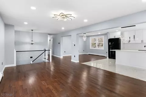 48 Lakeview Dr, Wantage, NJ 07461
