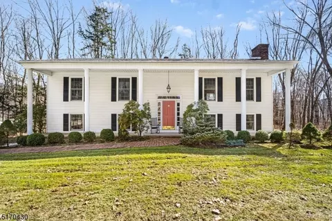 19 Tracey Ln, Sparta, NJ 07871