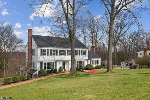 41 Hilltop Cir, Morristown, NJ 07960