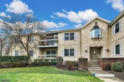 5 Heritage Dr #I, Chatham Twp, NJ 07928