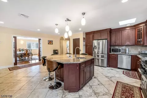 198 Ratzer Rd, Wayne, NJ 07470 photo 12