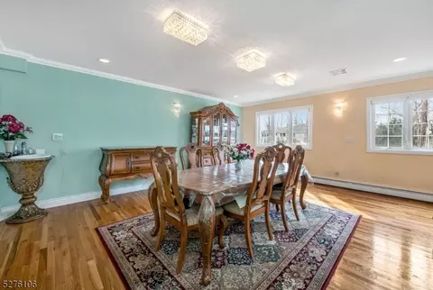 198 Ratzer Rd, Wayne, NJ 07470 photo 8