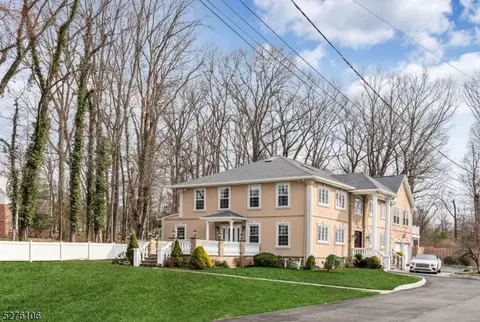 198 Ratzer Rd, Wayne, NJ 07470 photo 3
