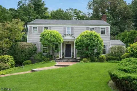 36 Rotary Dr, Summit, NJ 07901