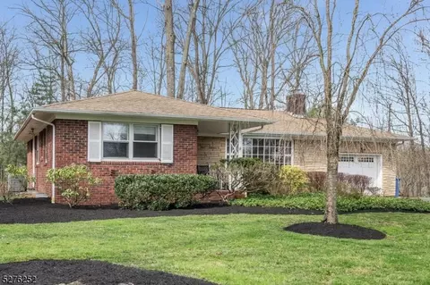 29 Forest Dr, Flemington, NJ 08822