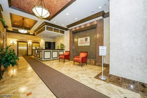 48 S Park St #412, Montclair, NJ 07042