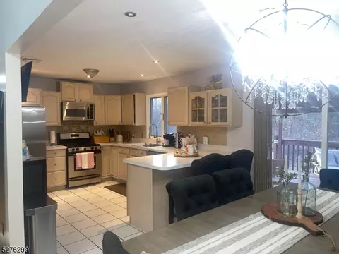 75 Ford St, Wayne, NJ 07470 photo 8
