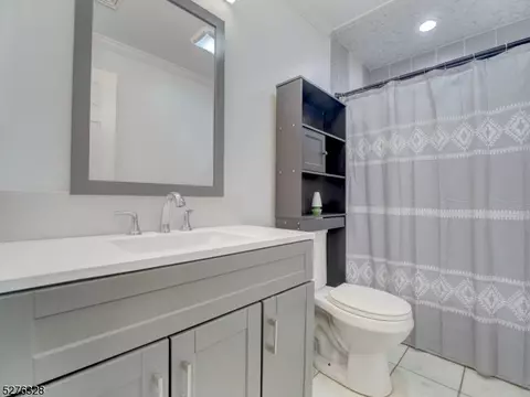 110 Cap Ln, Middlesex, NJ 08846 photo 11