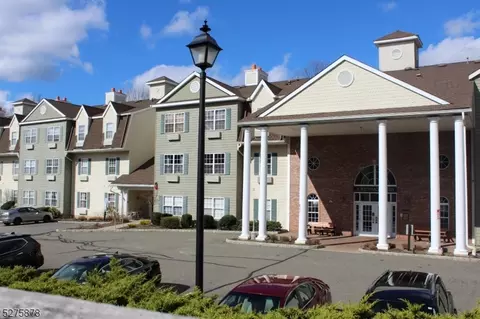 5210 Richmond Rd #210, West Milford, NJ 07480
