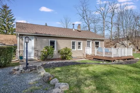 737 Lakeside Ave, Andover, NJ 07821