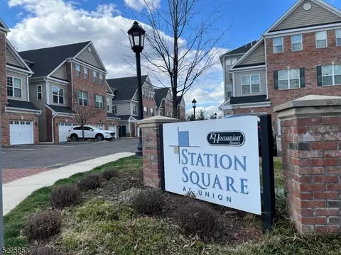 22 Station Sq, Union, NJ 07083