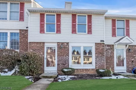 12 Liberty Ln, Franklin, NJ 07416
