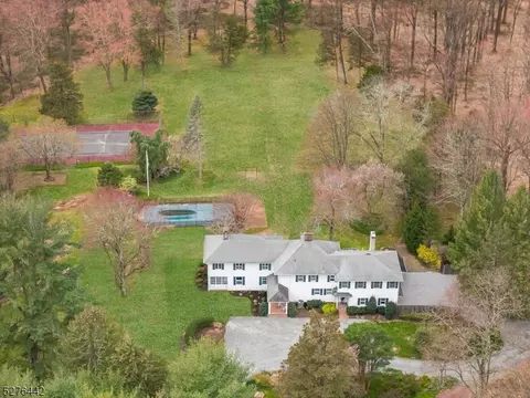 66 Lake Rd, Far Hills, NJ 07931