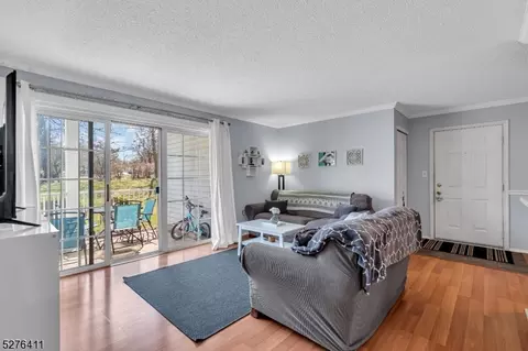 51 Caitlin Ct, Franklin Park, NJ 08823