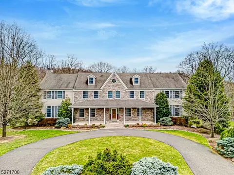 21 Cushing Dr, Bridgewater, NJ 08807