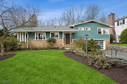 31 Glenside Dr, West Orange, NJ 07052