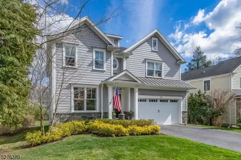 15 Woodcliff Dr, Madison, NJ 07940