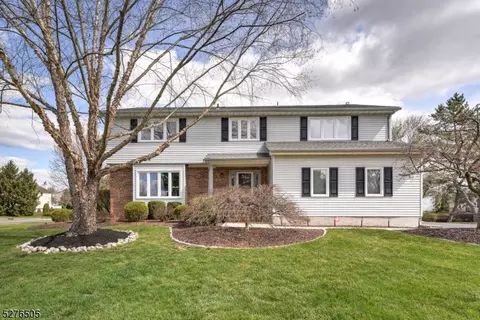 1 Stratford Pl, Flemington, NJ 08822