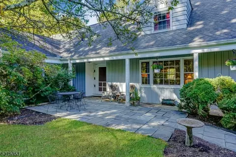 22 Hillside Ave, Bernardsville, NJ 07924