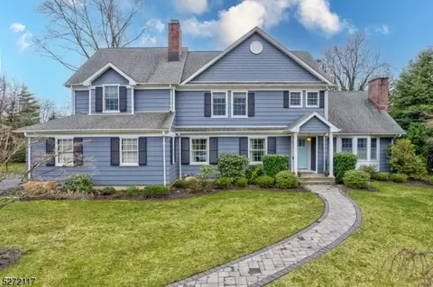 8 Harwood Dr, Madison, NJ 07940