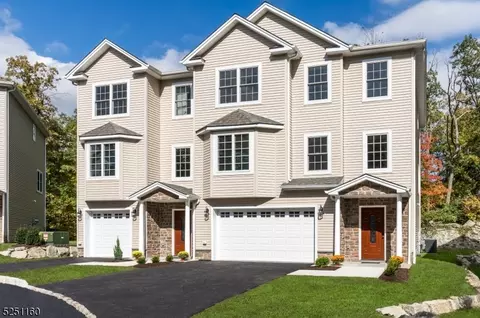 20-11 Mountain Ave #11, Wanaque, NJ 07465