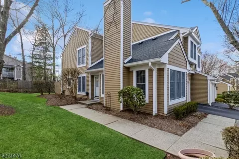 42 Eton Ct, Bedminster, NJ 07921