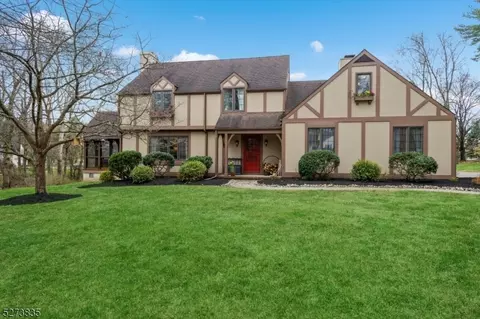 9 Tuccamirgan Rd, Flemington, NJ 08822