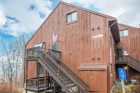 1 Purgatory Ct #10, Vernon, NJ 07462