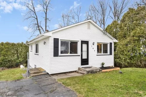 104 Tulsa Trl, Hopatcong, NJ 07843