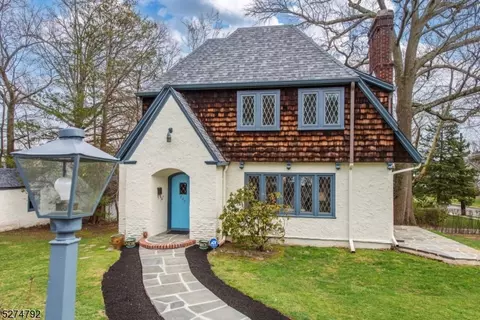 287 N Mountain Ave, Montclair, NJ 07043