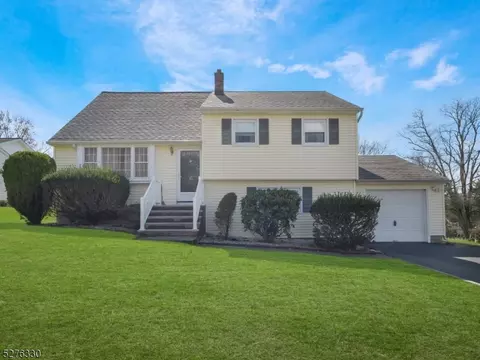39 Grantwood Rd, Wayne, NJ 07470