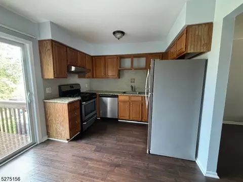 312 Larch Ct, Flemington, NJ 08822