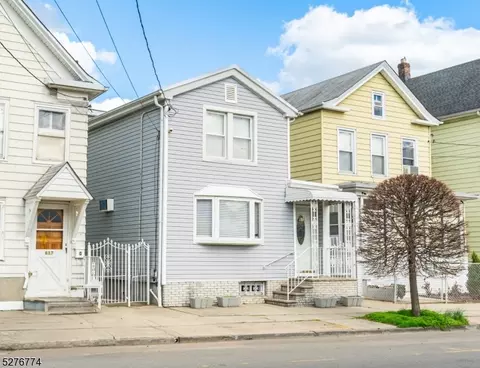 615 1st Ave, Elizabeth City, NJ 07206