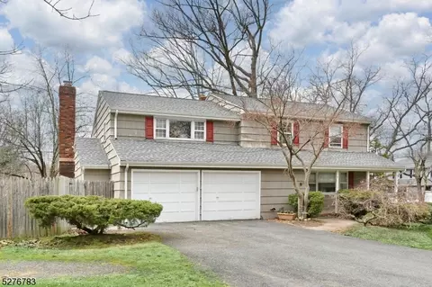 509 Berry Ln, Paramus, NJ 07652