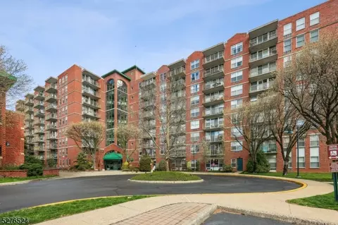 300 Main St #212, Little Falls, NJ 07424