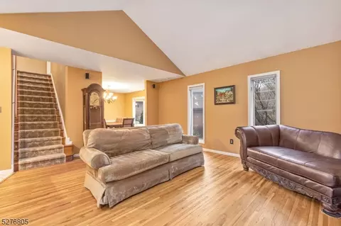 24 Valley View Dr, Bernards, NJ 07920 photo 4