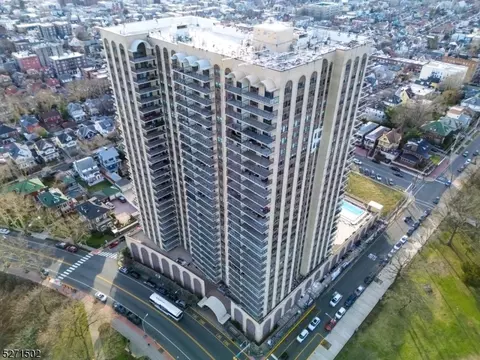7855 Boulevard E #22C, North Bergen, NJ 07047