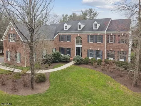 2 Canterbury Way, Bernards, NJ 07920