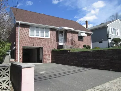 678 Joralemon St, Belleville, NJ 07109