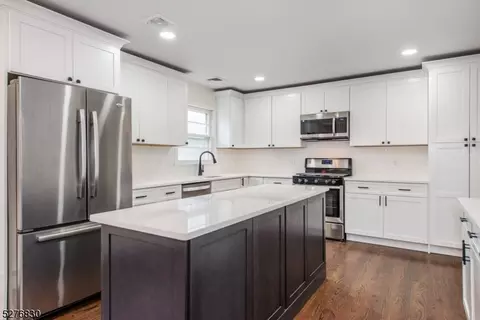 18 Norman Ln, Roxbury Twp, NJ 07876