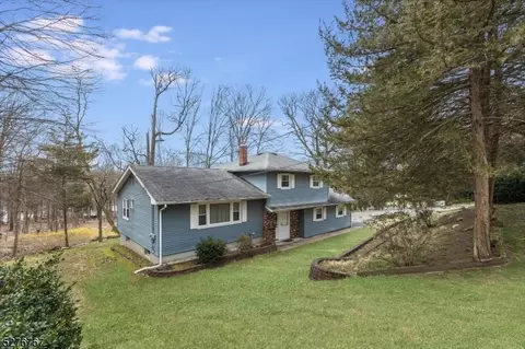 38 Whipple Rd, Wayne, NJ 07470
