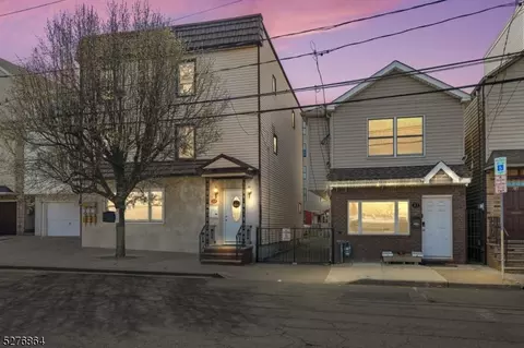 27-29 Main St, Newark, NJ 07105