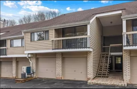 9 South Ct, Clinton, NJ 08809