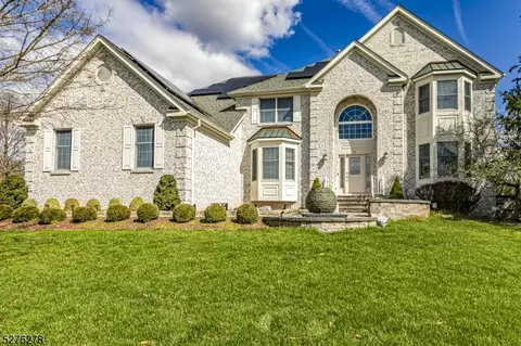 36 Rosewood Ct, Montgomery, NJ 08502