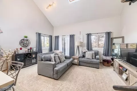 2 Sugarbowl Ct #12, Vernon, NJ 07462